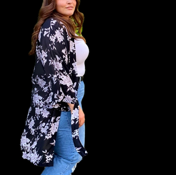 Spiritual Gangster Maya Kimono. O/S ⭐Host Pick⭐ - Picture 2 of 7